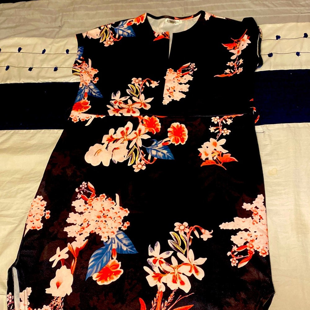 Asymmetrical hem cap sleeve dress